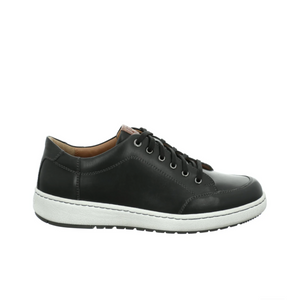 BLACK / 46